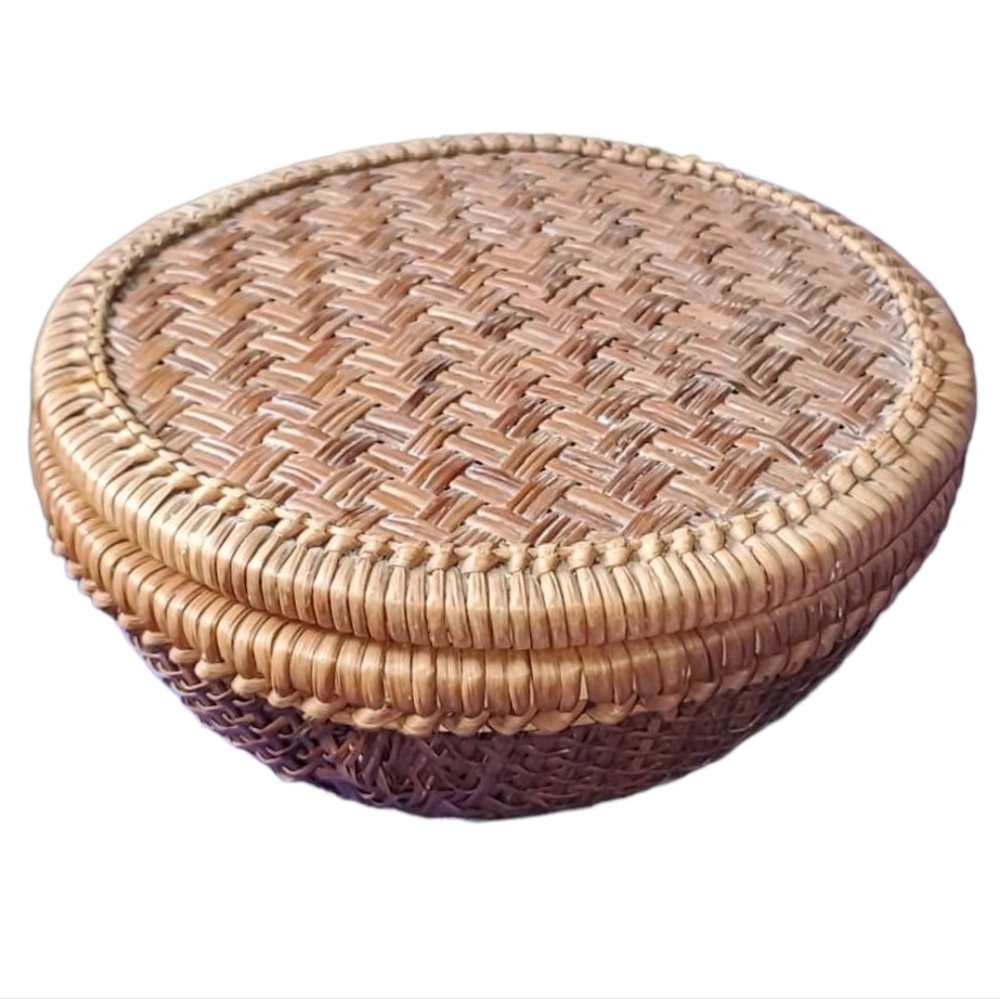 VINTAGE HANDMADE Rattan Woven Wicker Basket Removable Lid Decorative Storage